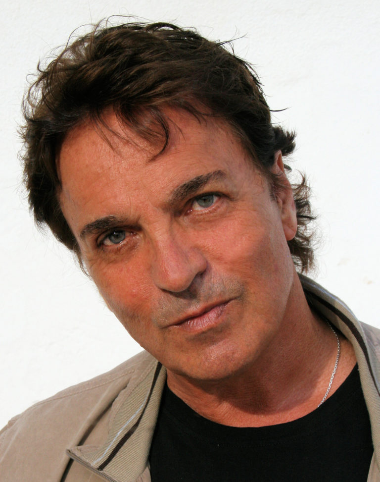 CHRISTIAN DELAGRANGE ÂGE TENDRE, la tournée des idoles…et son ONG pour venir en aide aux CHRISTIAN DELAGRANGE ÂGE TENDRE, la tournée des idoles…et son ONG pour venir en aide aux